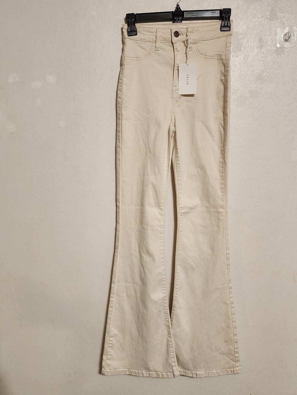 Cello High-Rise Flare Jeans Creme Size 3 NWT, Inseam 32"